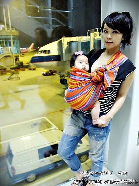 嬰兒坐飛機初體驗 (111)