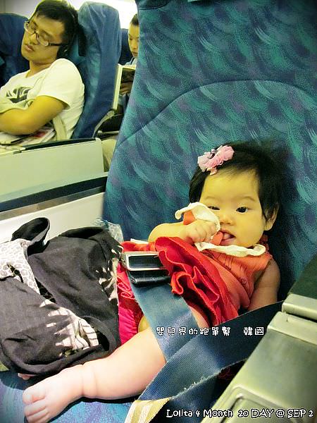 嬰兒坐飛機初體驗 (93)